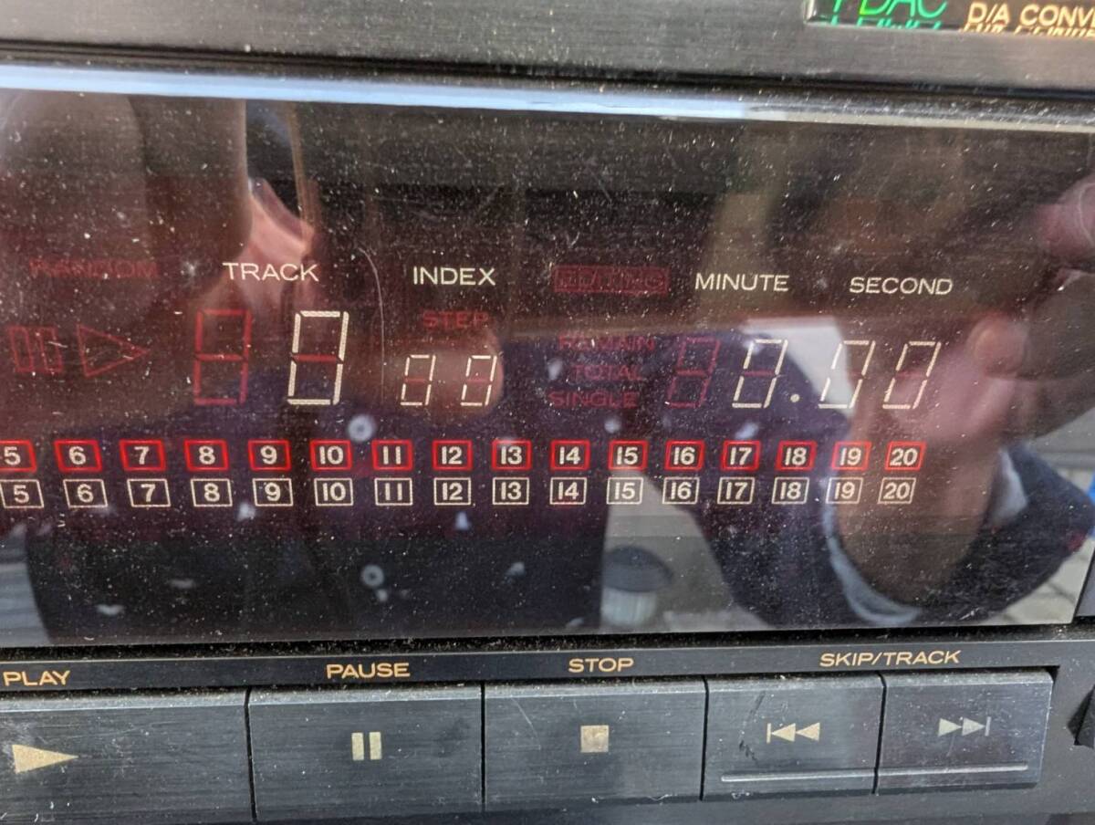 Lo-D COMPACT DISC PLAYER DA-703D