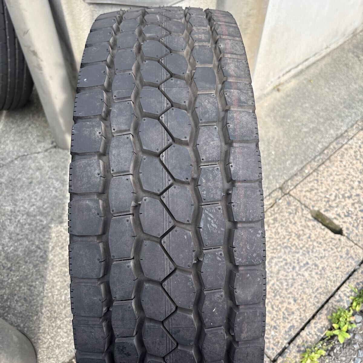  Bridgestone M801 265/70R19.5 не использовался шина 1 шт. BRIDGESTONE