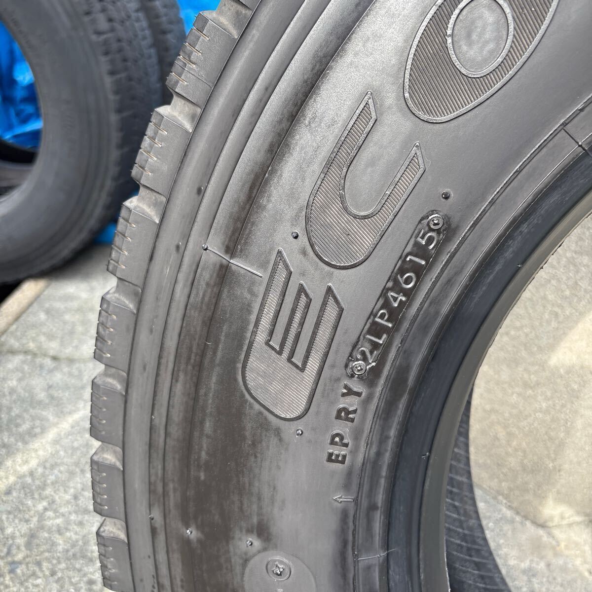  Bridgestone M801 265/70R19.5 не использовался шина 1 шт. BRIDGESTONE