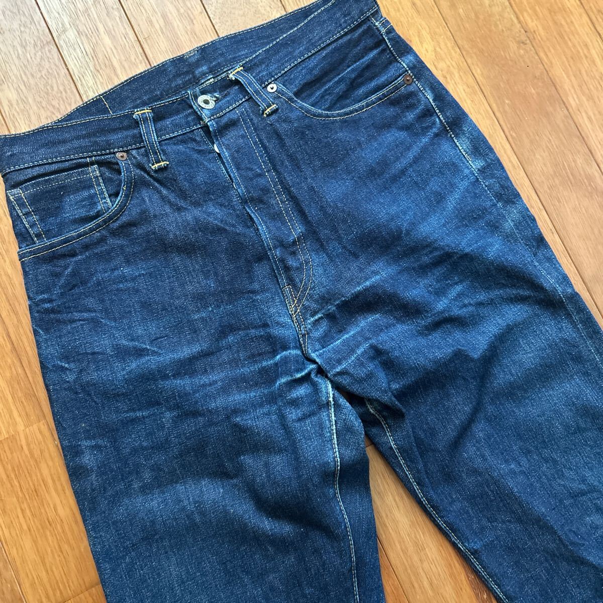 31インチ◆Levi'sリーバイス S501XX◆90年代中頃 復(fù)刻 バレンシア工場(chǎng) 米國(guó)制 ペイントアーキュエイト