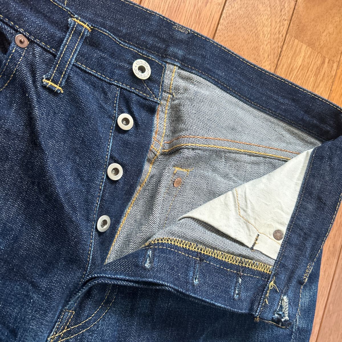 31インチ◆Levi'sリーバイス S501XX◆90年代中頃 復(fù)刻 バレンシア工場(chǎng) 米國(guó)制 ペイントアーキュエイト