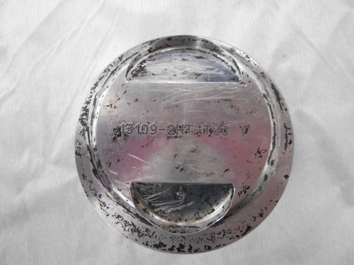 ゆうパケットポスト　中古　SP武川　コンプリートエンジン取り外し　138cc　ピストンKIT　13109-2HT-T20　刻印_画像4