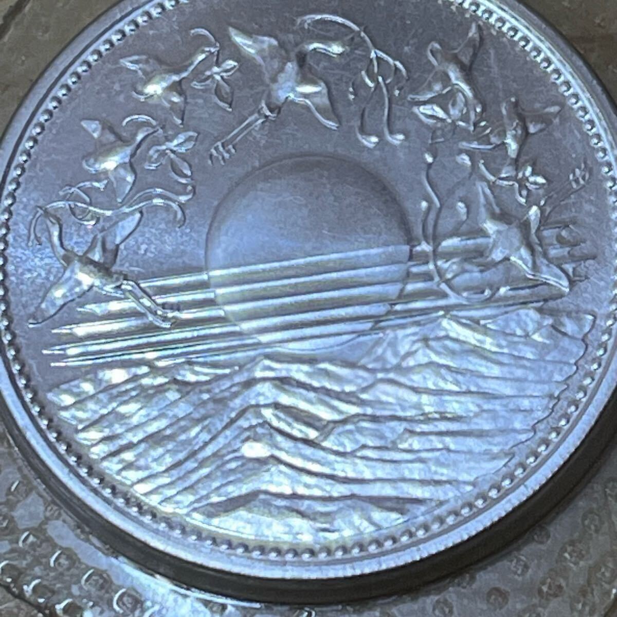 御在位六十年記念 壱万円 10000円 銀貨 昭和61年 記念硬貨 御在 御在位六十年記念 壱万円 10000円 銀貨 昭和61年 記念硬貨 御在