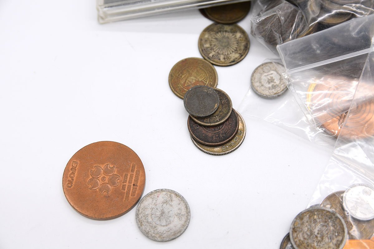 外国硬貨 まとめ 1.9kg △1円～ まとめ 約1.9Kg 外貨 外国コイン 硬貨 まとめ売り 古銭 コイン 旧