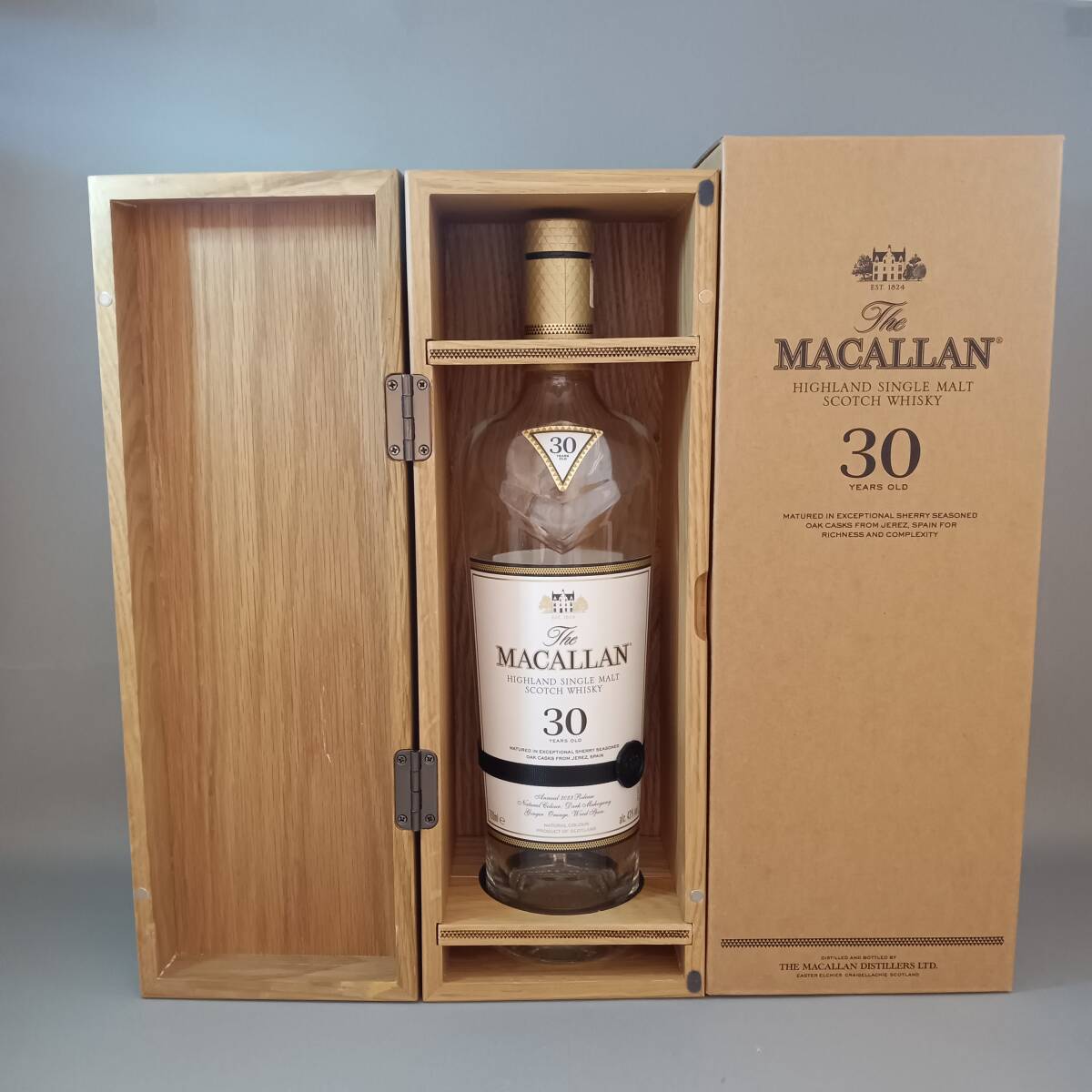 ◆The Macallanz ザ マッカラン 30年 箱・外箱付 空瓶 空ボトル デキャンタ ※傷有◆OKAS35964