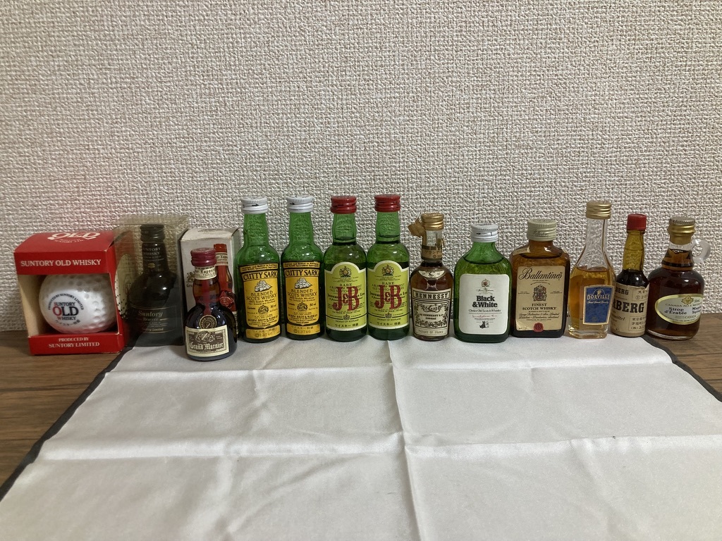 ミニボトルのお酒セット(ウイスキー ブランデー リキュール類