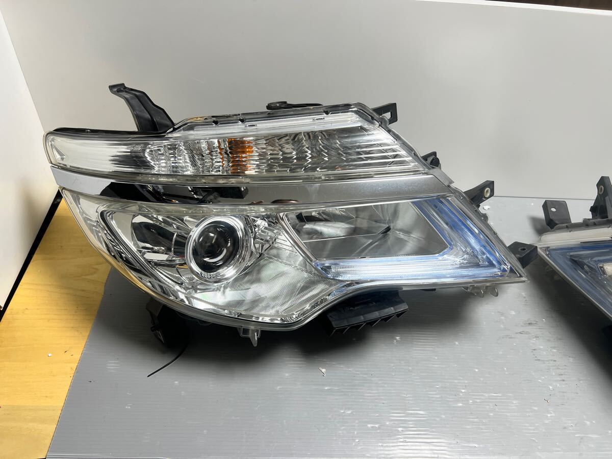 日産　セレナ　C26 HFC26 ヘッドライト 左右セット　LED 100-23683 中古品です。_画像5