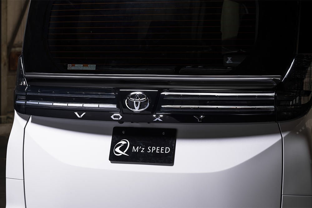 M\'z SPEED リアゲートスポイラー アティチュードブラックマイカ (218) ABS ヴォクシー ZWR90W ZWR95W R4.1～ ハイブリッドS-Z/S-G