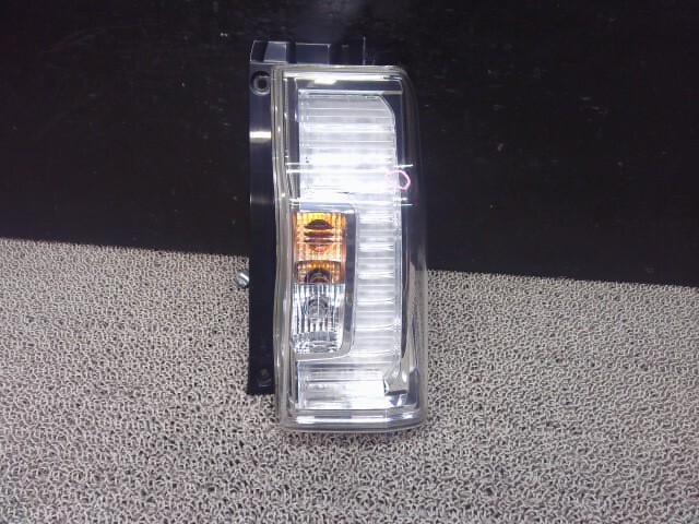 ☆平成27年 タント カスタムRS LA600S 右テールランプ LED クリアレンズ トーカイデンソー 20516 81550-B2670