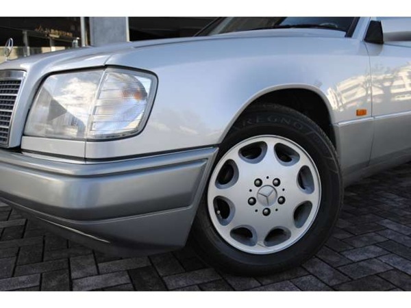 Eクラス E280 1オーナー　禁煙車