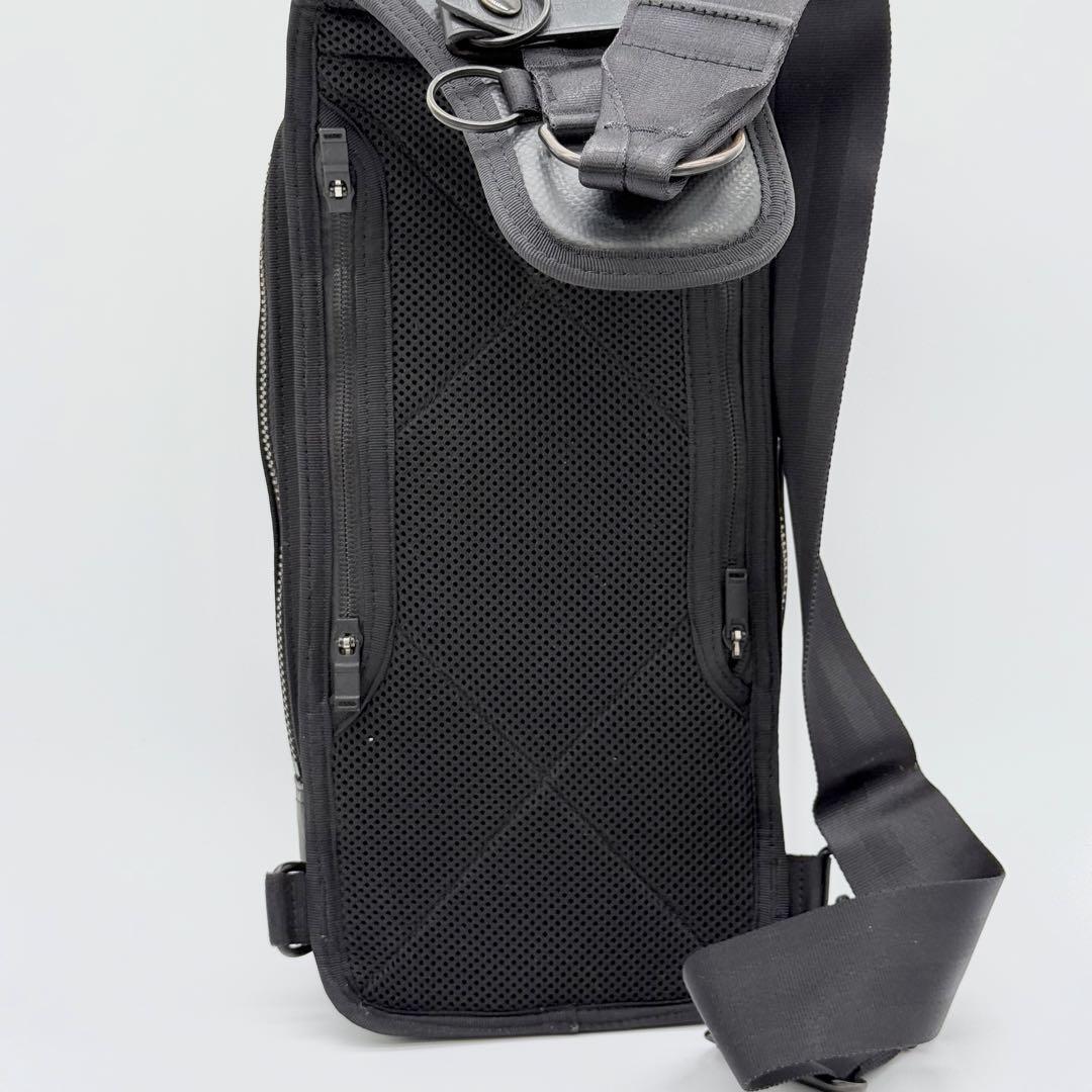 【良品】PORTER ポーター ヒート スリング ショルダーバッグ ボディバッグ 吉田カバン タウンユース メンズ レディース ブラック DB500429