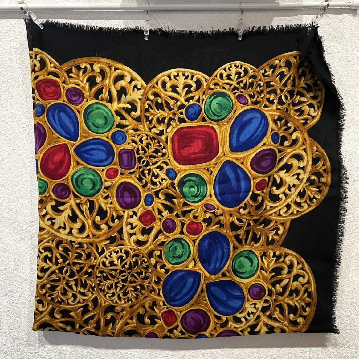 【77】 1円～ 中古品 CHANEL シャネル スカーフ ストール 大判 寶石モチーフ ブラック ゴールド ファッション レディース ブランド 狀態(tài)悪