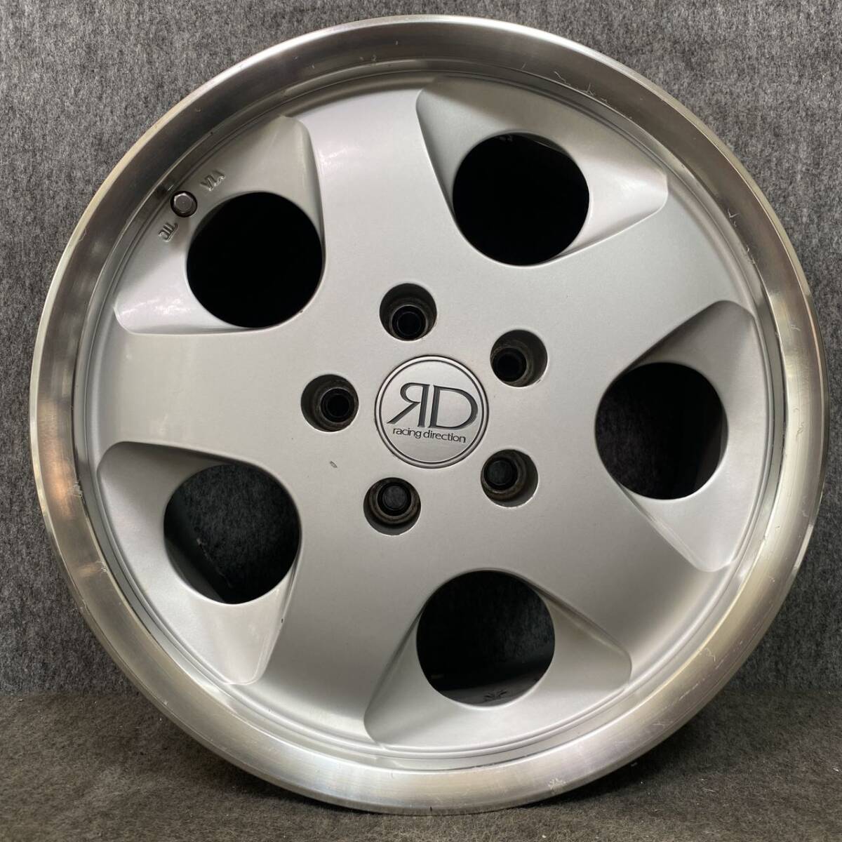★GT-149 racing direction ホイール 16インチ ★16×7JJ ET +37 PCD114.3 ★5H★中古 4本★