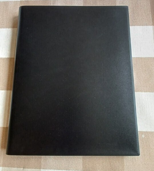 ︎^_^ ページです トレカファイル5冊と(旧裏マーク有りとなしのカード入りファイル