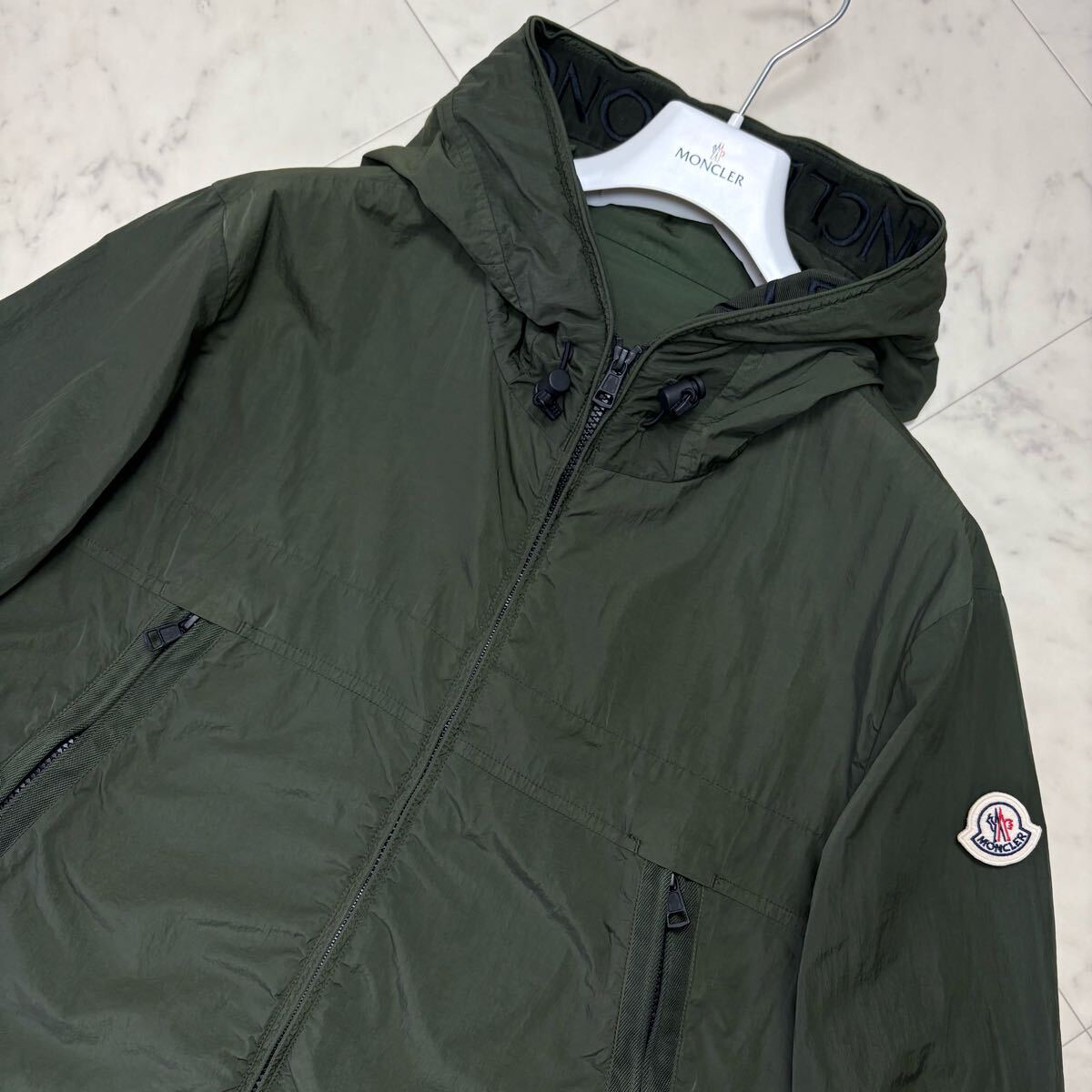 美品/XL★ MONCLER モンクレール SCIE ロゴ刺繍 ナイロンジャケット パーカー フード ブルゾン 大きいサイズ 4 ロゴワッペン カーキ メンズ