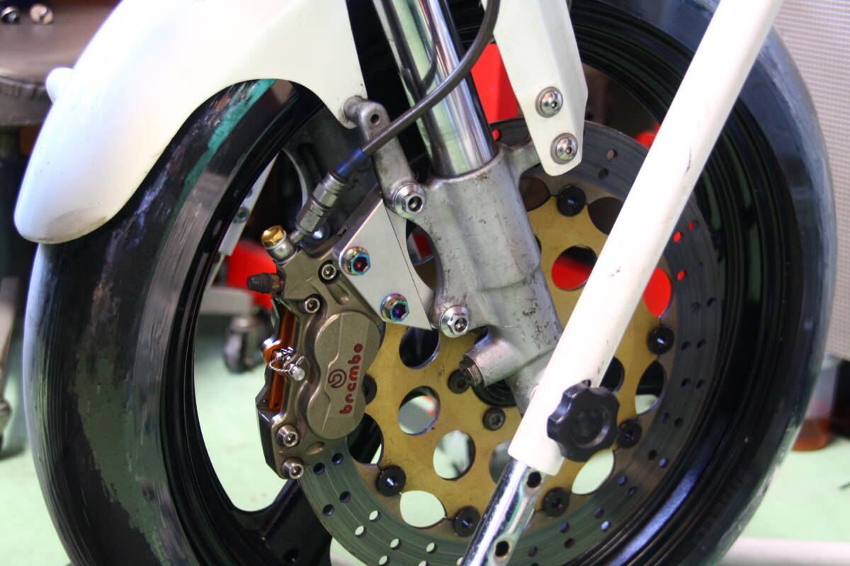 TZR250R（3XV）320mmディスク化ブレンボキャリパーサポート　右側(cè)　シングルディスク化などに