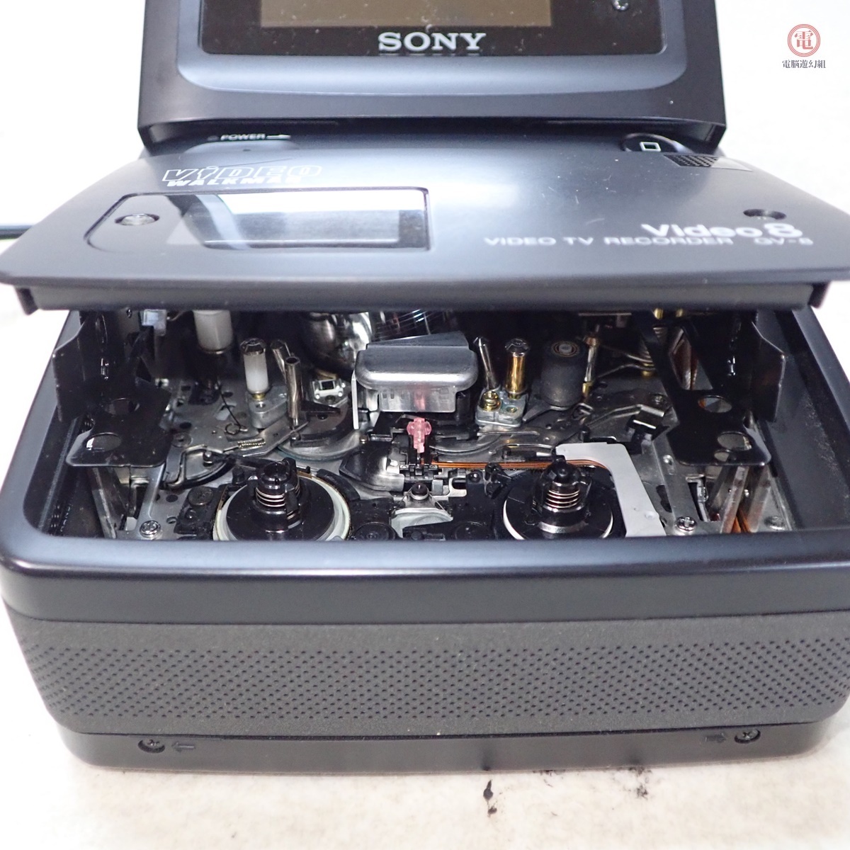 SONY ビデオウォークマン GV-8 ACアダプタ AC-V30?ケース?鍵付 VIDEO WALKMAN ソニー ジャンク パーツ取りなどにどうぞ【20