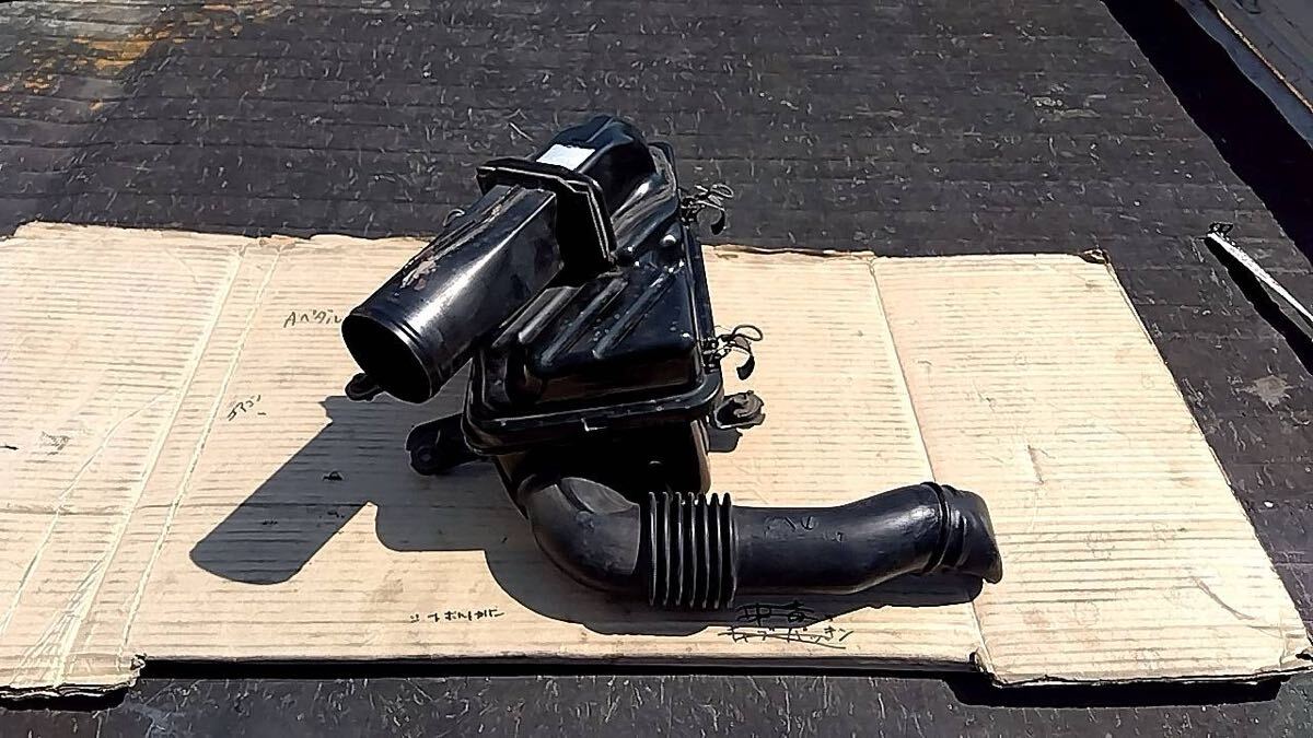 トヨタ ハイラックスサーフ YN61 純正エアクリーナーボックス ケース _画像1