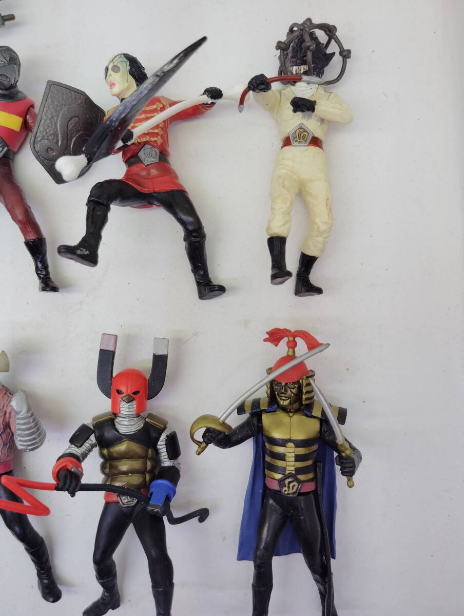 HG仮面ライダーストロンガーから15個　デルザー軍団 Amazon.co.jp: HG 仮面ライダー 21 デルザー軍団現わる！！編 全