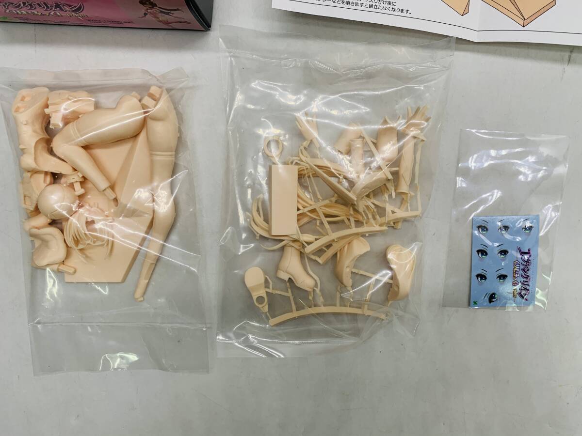 未使用 エヴァンゲリオンぐりむろっく!PLUS マリ?イラストリアス 成形色ライトベージュ 1/8 カラーレジンキャストキット ガレージキット