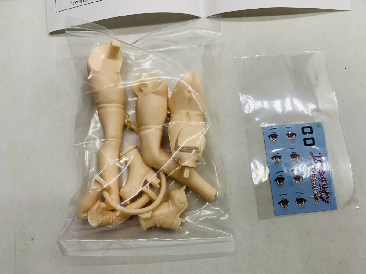 未使用?未涂料 エヴァンゲリオンぐりむろっく!PLUS 綾波レイ （成形色ライトベージュ） 1/8 カラーレジンキャストキット ガレキ 黒箱