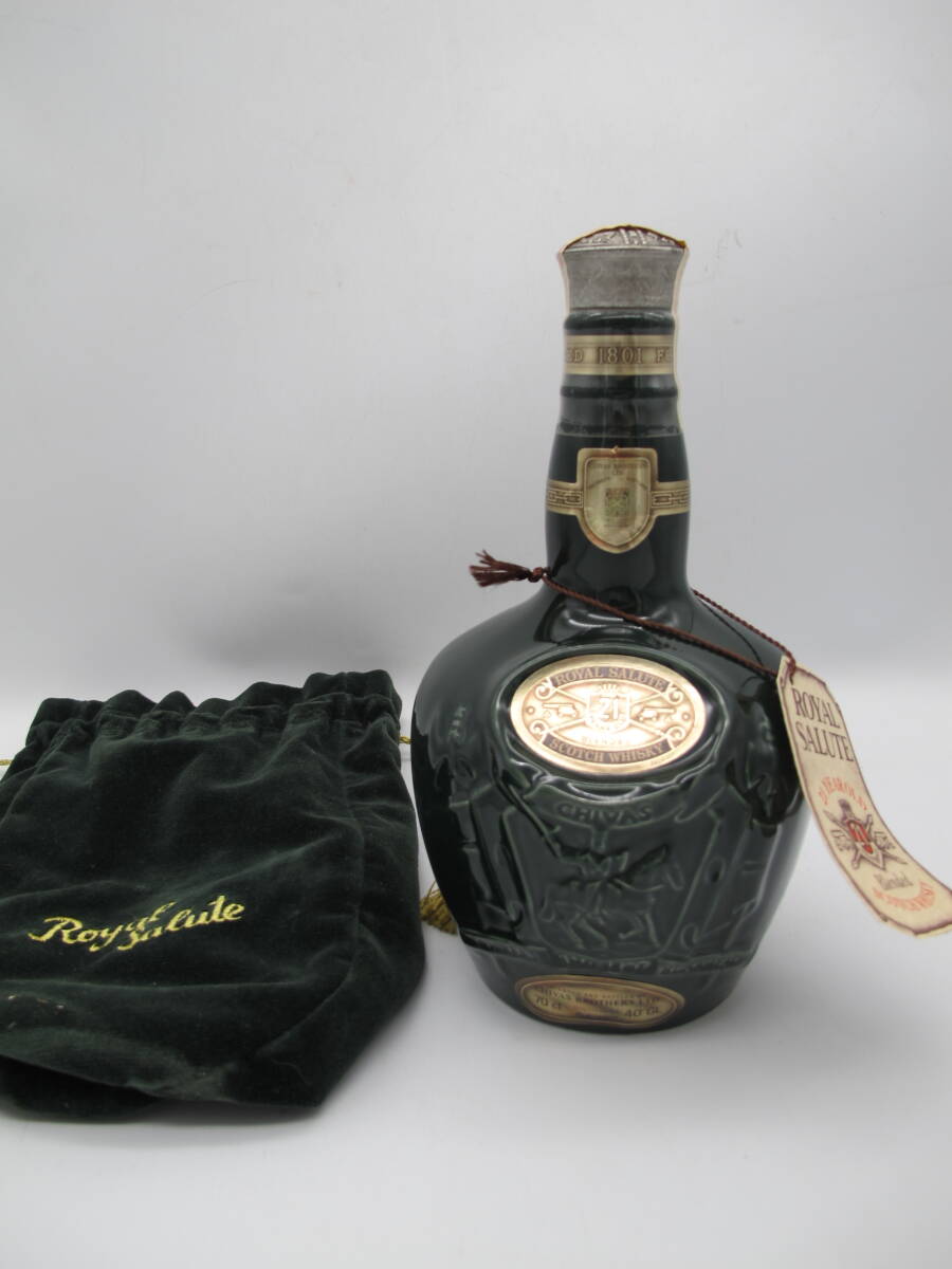 ROYAL SALUTE ロイヤルサルート 21年 陶器ボトル 緑 700ml 40 ROYAL SALUTE ロイヤルサルート 21年 陶器ボトル 緑 700ml 40