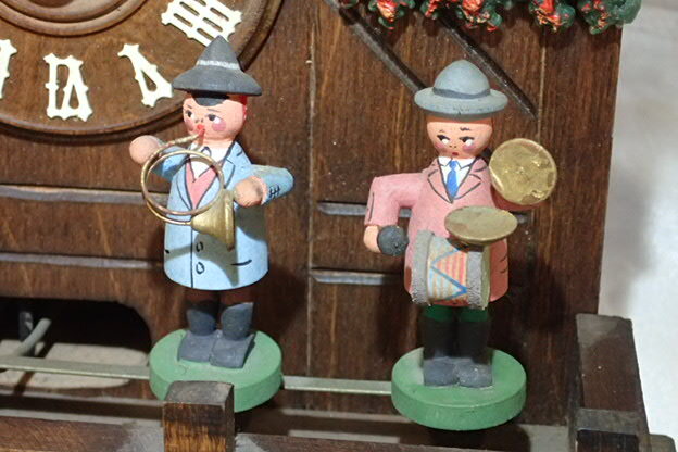 4253[M]アンティーク?SWISS MUSICAL MOVEMENT/鳩時計/振り子時計/壁掛け時計/ポッポ/木彫り/分銅/ドイツ制/エーデルワイス/現(xiàn)狀渡し