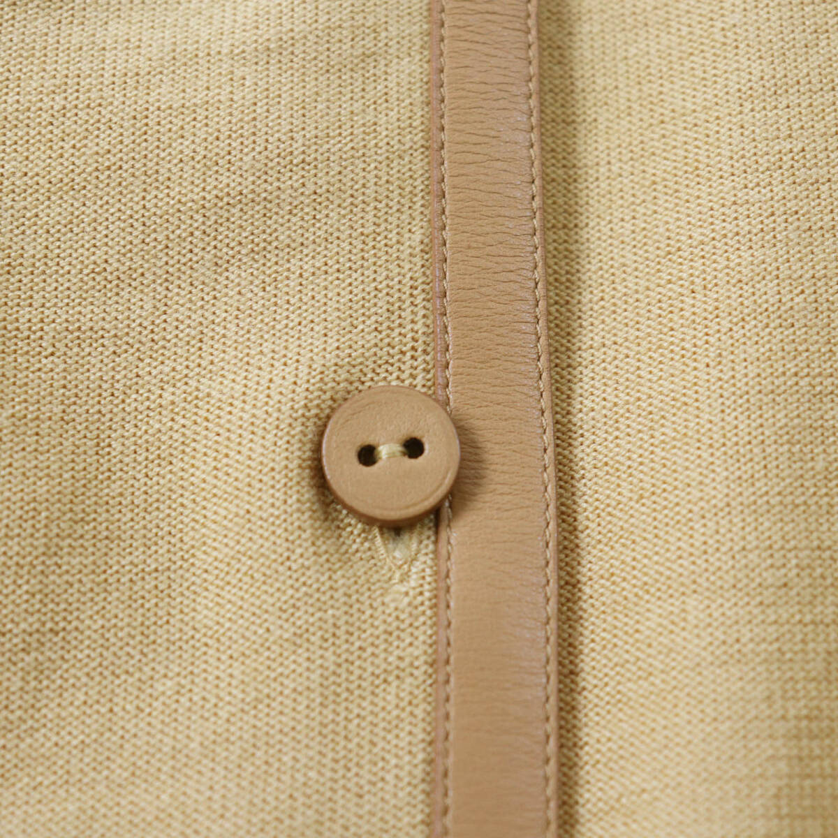 美品★HERMES エルメス ウール100％ ラムレザートリム 半袖 ニット カーディガン トップス イエロー系 36 イタリア制 正規(guī)品 レディース