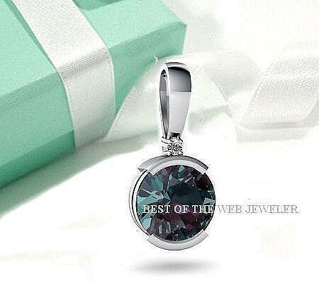 【光によって色が変わる不思議な寶石】 / 4.1ct / アレキサンドライト ★ / 素?cái)常。? カラーチェンジ / ネックレス - BOX付！