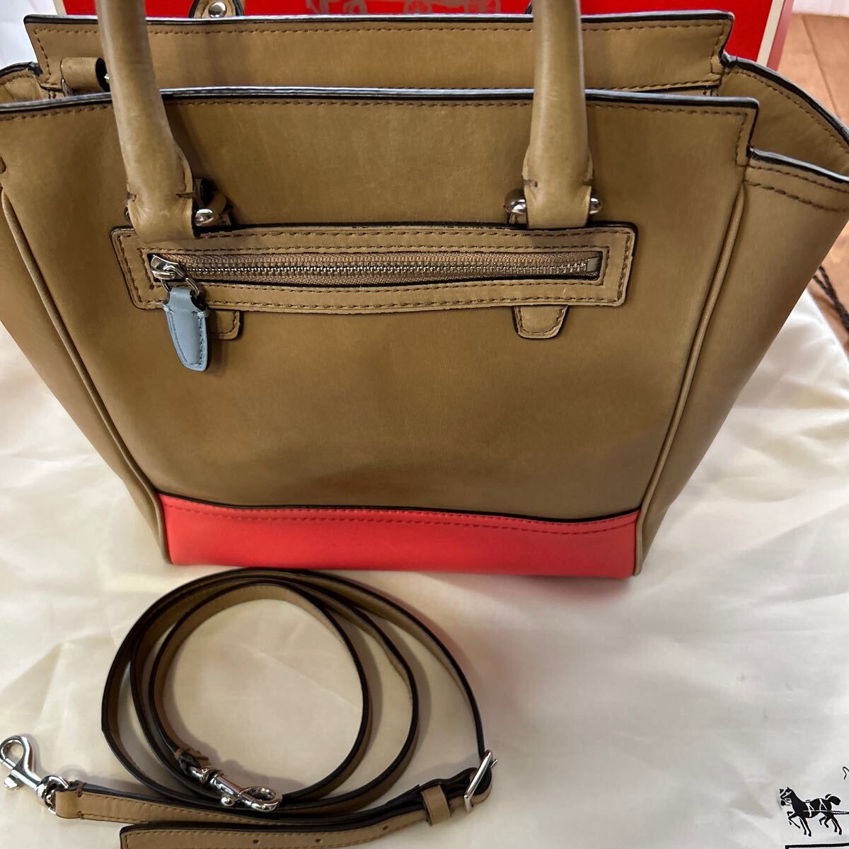 コーチ COACH 春物 ショルダーバッグ ピンク オレンジ 百貨店の