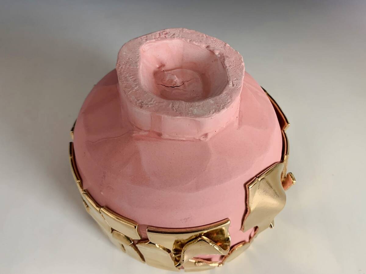 桑田卓郎 Takuro Kuwata 桃磁 金彩 カイラギ ピンク 茶碗(陶磁
