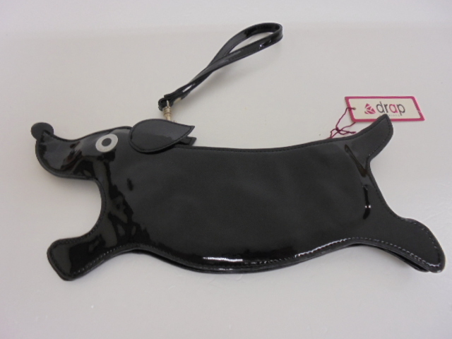 【KCM】sta-701★未使用・保管品★【drap barcelona】犬型 ミニポーチ 小物入れ 持ち手付 ブラック 約29.5×12.5cm エナメル いぬ DOG_画像1