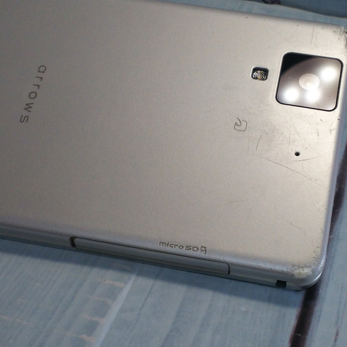 docomo FUJITSU Arrows NX F-01J ホワイト 本体 白ロム SIMロック解除済み SIMフリー C800361_画像8