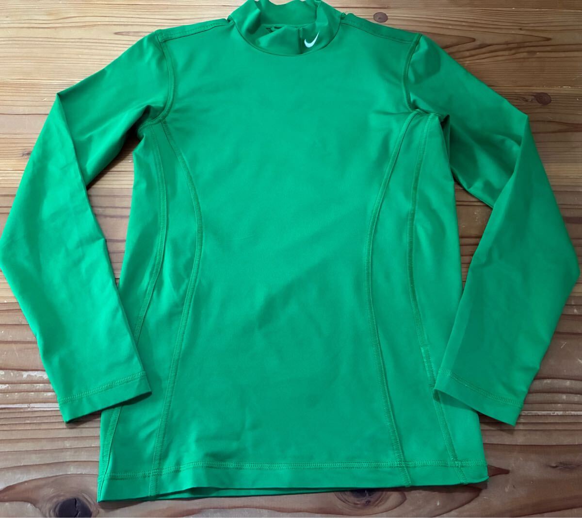 送料込み！NIKE GOLF ハイネック ロンT 長袖Tシャツ 緑 グリーン Mサイズ インナー GOLF ゴルフウェア 170/88A ナイキゴルフ 