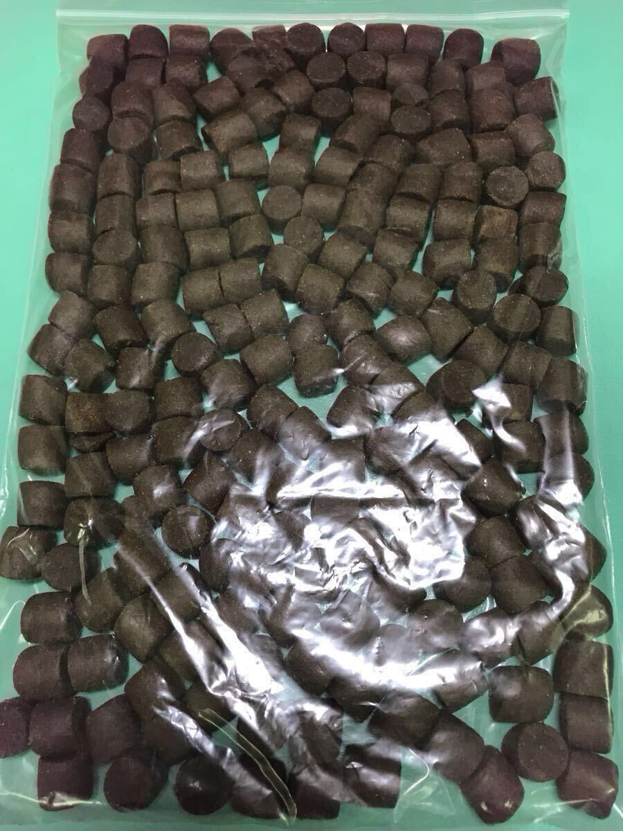大型魚も大満足 超特大18㎜ ハイカロリー餌 増體用飼料 ハマチEPフレンド18（18㎜）1kg 大型熱帯魚 大型錦鯉 大型ナマズに最適な餌です