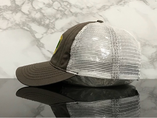 【未使用品】122PC クール★JOHN DEERE ジョン?ディア キャップ 帽子 クールなグレーブラウンとベージュのメッシュ素材！《FREEサイズ》