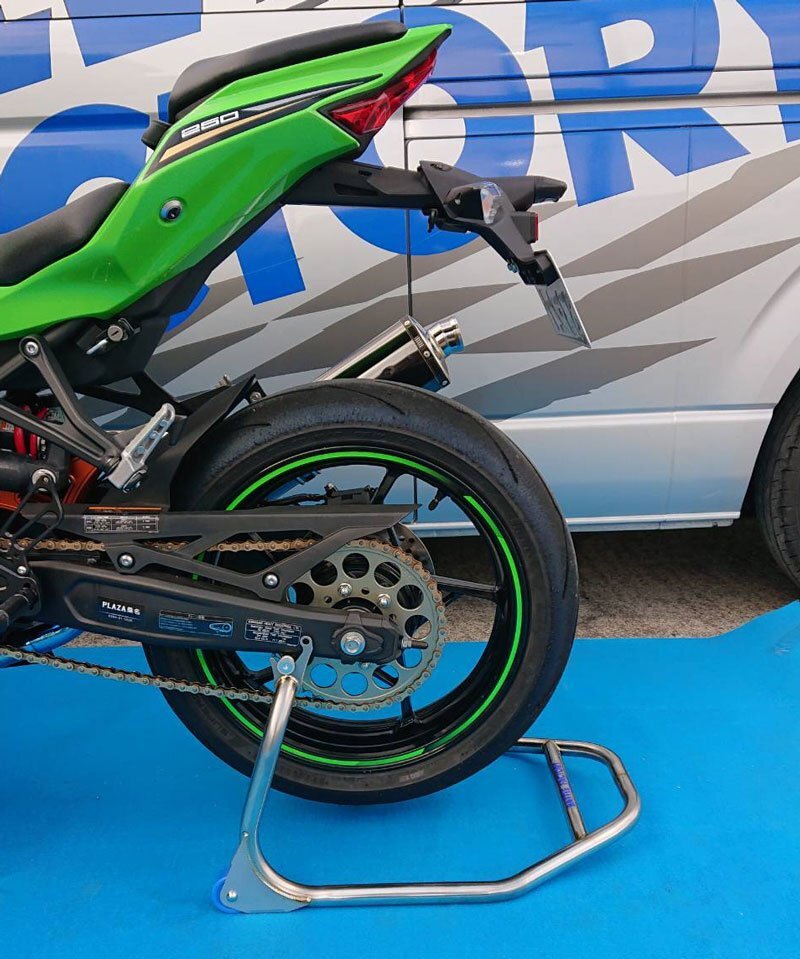 Ninja ZX-25R（ZX250E）　　リヤスタンド　BA00-095　バトルファクトリー　　　　　ニンジャ ZXR ZZR GPX GPZ　
