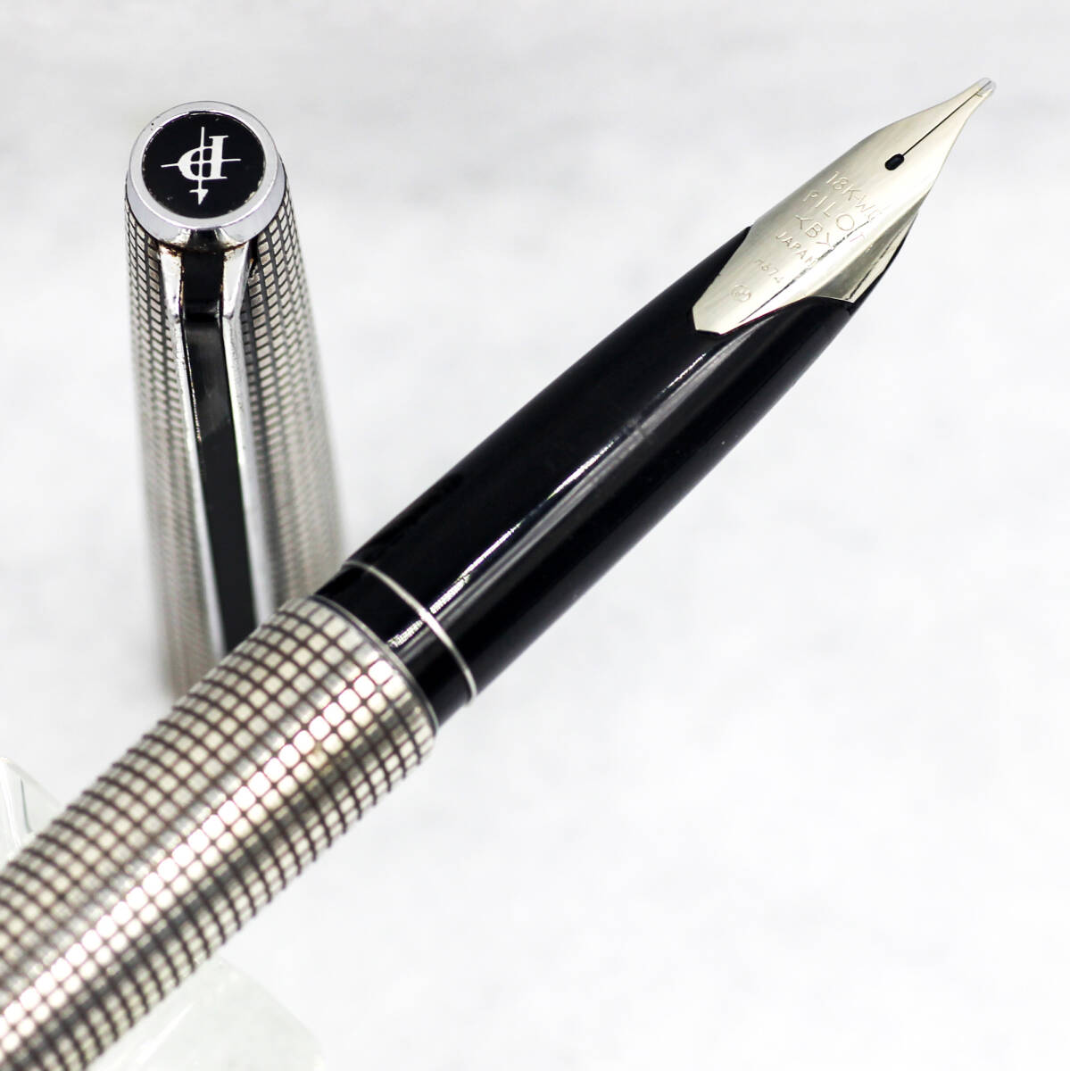 美品 パイロット 萬年筆 カスタムＫ（初代） スターリングシルバー（銀制） 格子柄 萬年筆 大型１８金Ｂニブ 純正コンバーター付　（武由）