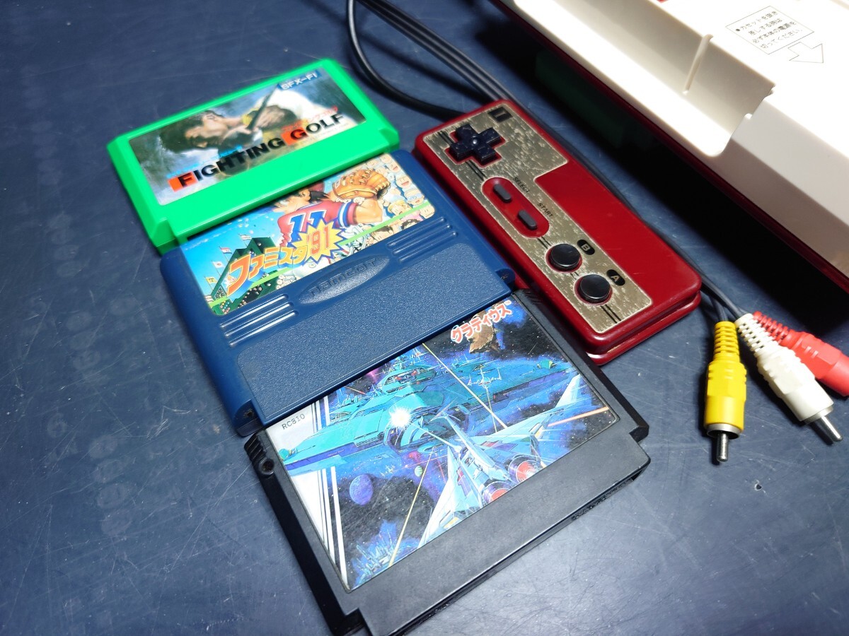任天堂 AV仕様 ファミコン 前期 スイッチオンで光る ファミリーコンピュータ アダプター ソフト3本 グラディウス すぐ游べます Nintendo