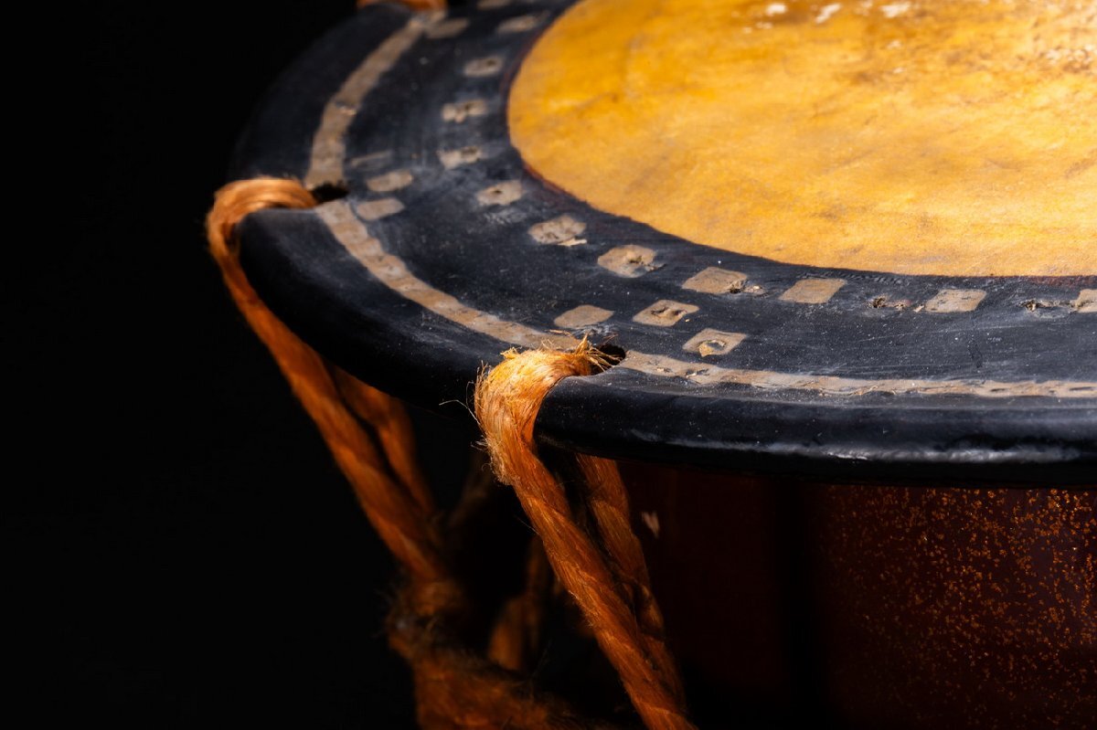 【善古堂】某有名オークション買入　明治～昭和時代物 鼓 太鼓 和歌 雅楽 和楽器 漆器　蒔絵 能楽 伝統(tǒng)蕓能 小唄 打楽器 古美術(shù)74S-246S02