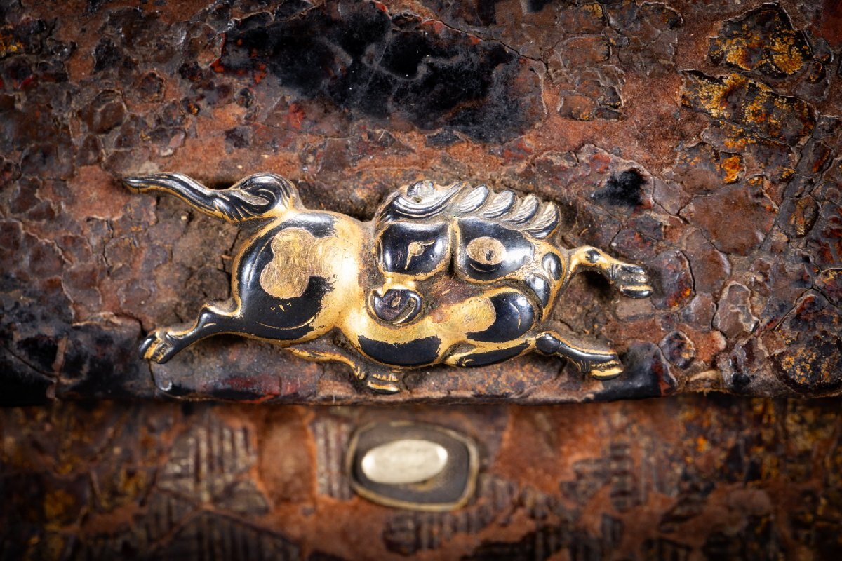 【善古堂】某収集家放出品 江戸時代 黑漆涂 云龍図金蒔絵煙管筒?金唐革煙草入 當(dāng)時物保証 古美術(shù) 骨董品73S01-94S3