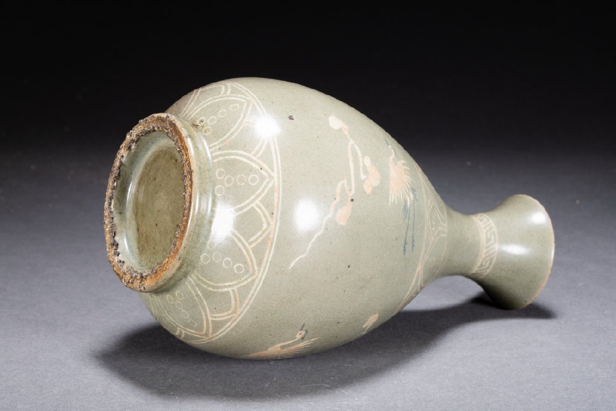 善古堂】某収集家放出品 高麗時代物 李朝青磁象嵌雲鶴図壺 共箱