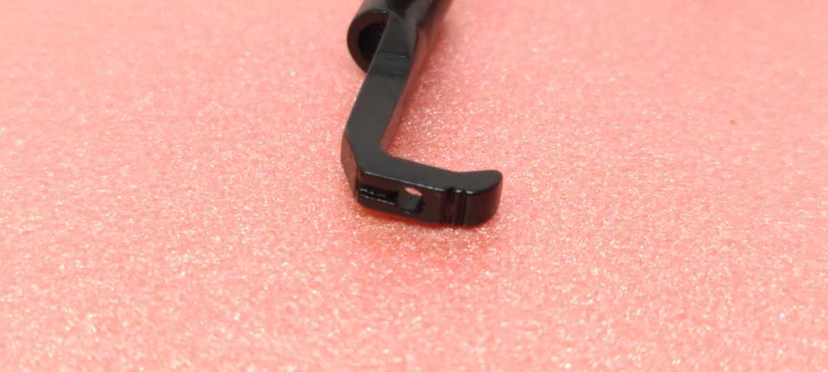 日本最大級 ミシン部品 総合送り 方押さえ 両ギザ有り(ミシン)｜売買された 生活家電