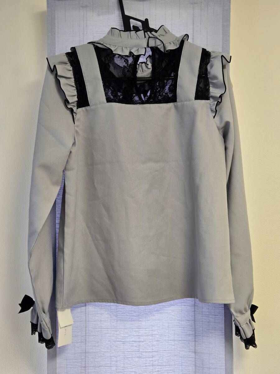 【新品】DearMyLove(ディアマイラブ) ハートベルトチョーカービジューブラウス Mサイズ ブルーグレー×ブラック　/長袖ブラウス灰色黒色