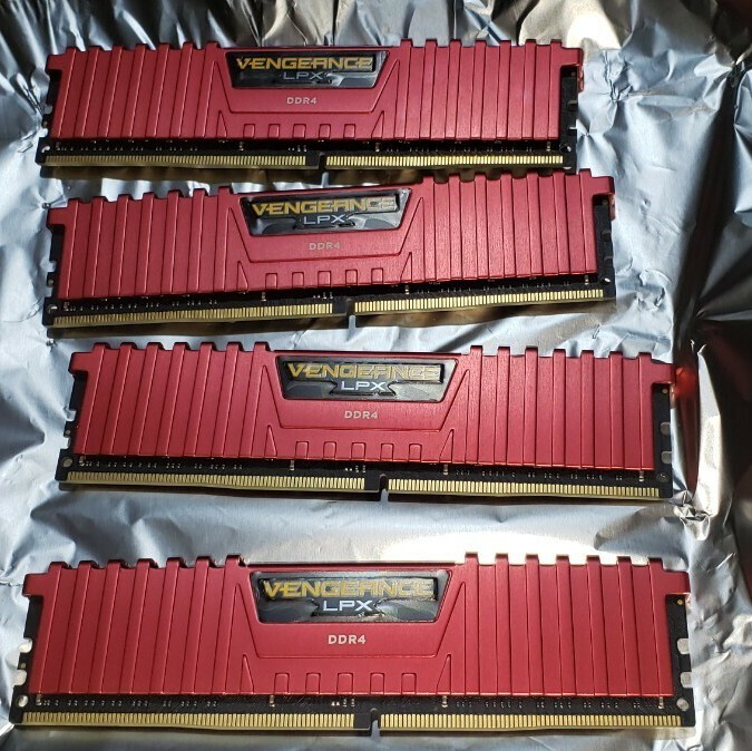 CORSAIR制 CMK32GX4M2B3200C16R DDR4-3200 メモリ (16GB×2)x2枚 計【64GB】