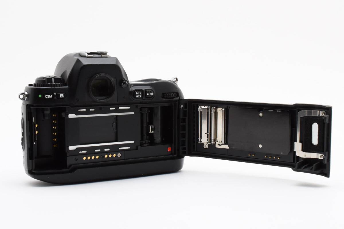 動(dòng)作品　Nikon　ニコン　F100　フィルムカメラ　ボディ　NO.424