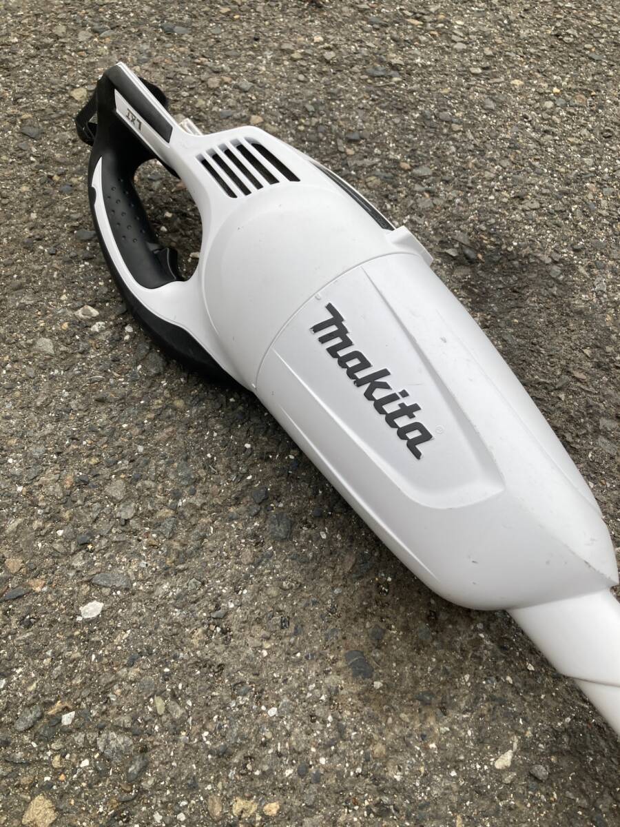 [ б/у товар ]*makita14.4V заряжающийся очиститель CL140FD корпус только ITS561T9SI80