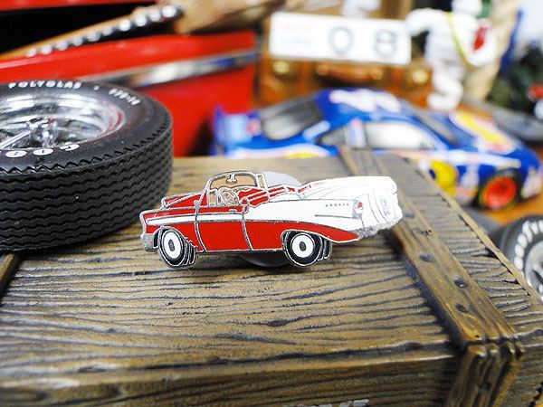 世界の名車　ピンバッジ?。?56ベルエア）　アメリカ雑貨　アメリカン雑貨