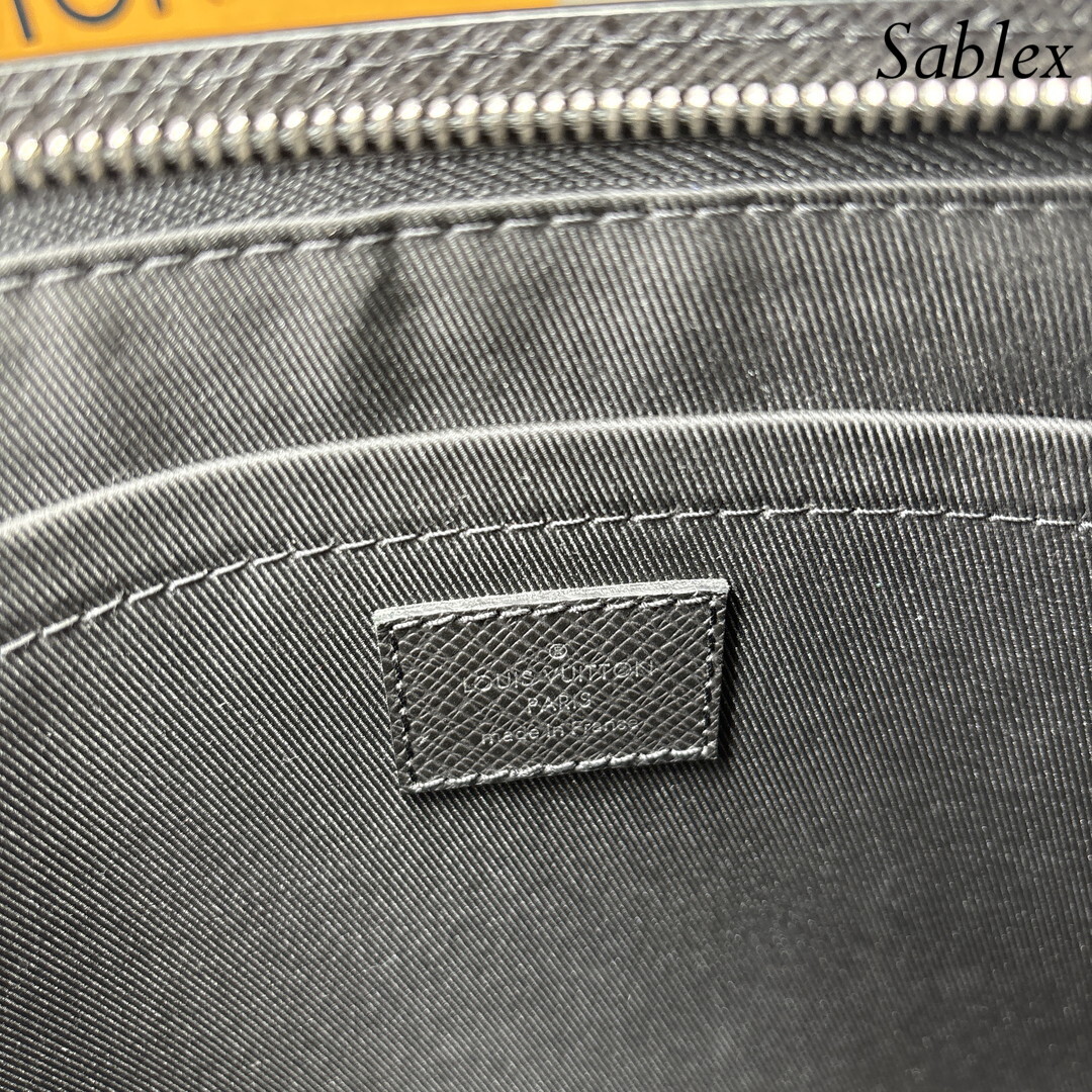1円【新品未使用/現(xiàn)行】LOUIS VUITTON ルイヴィトン クラッチバッグ セカンドバッグ スタンドポーチ タイガ M81745 ブラック メンズ 