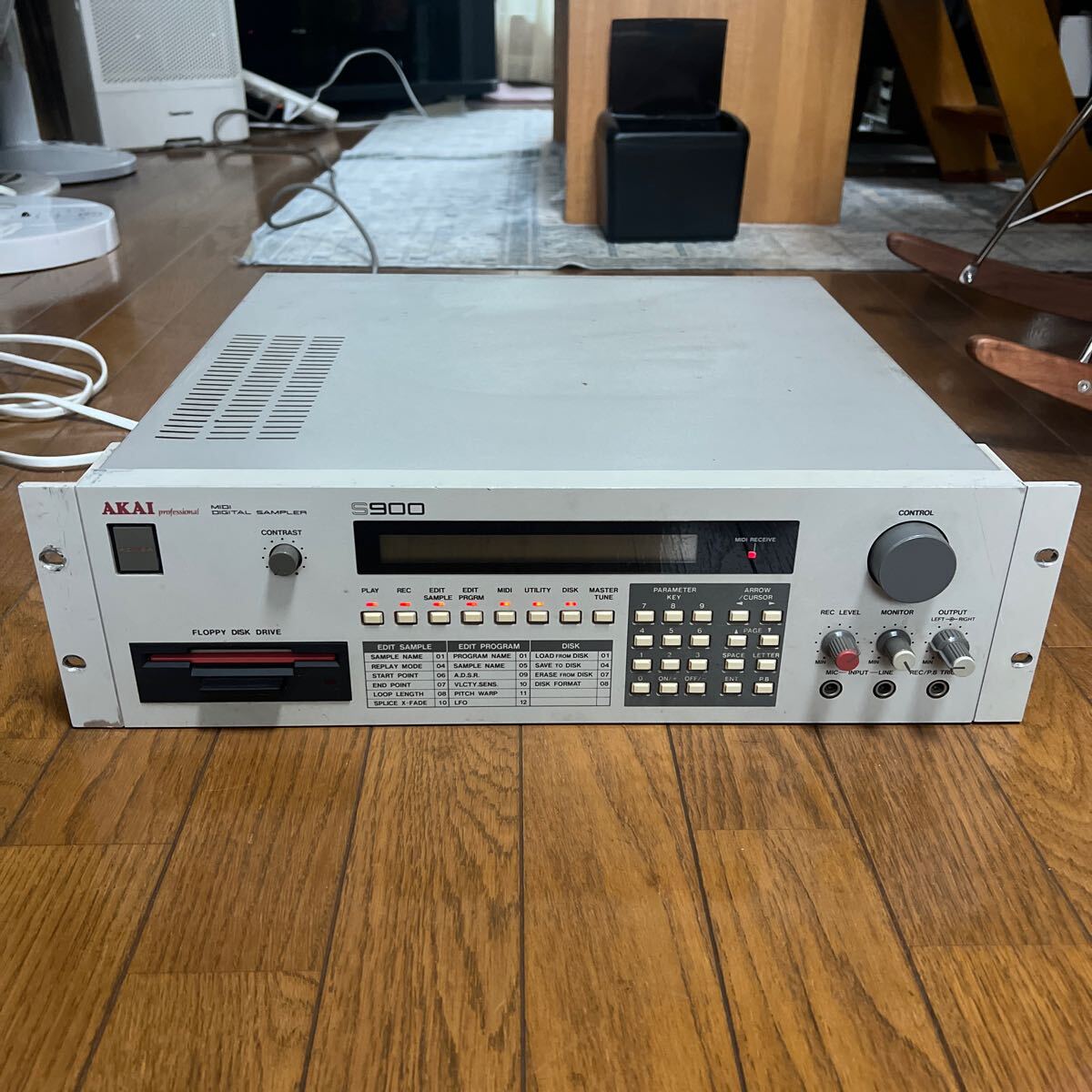(ジャンク品) Akai S900 サンプラー ローファイ アカイ 説明書